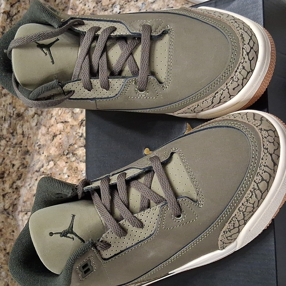 Jordan 3 Retro Kid's Khaki and Cream Sneakers